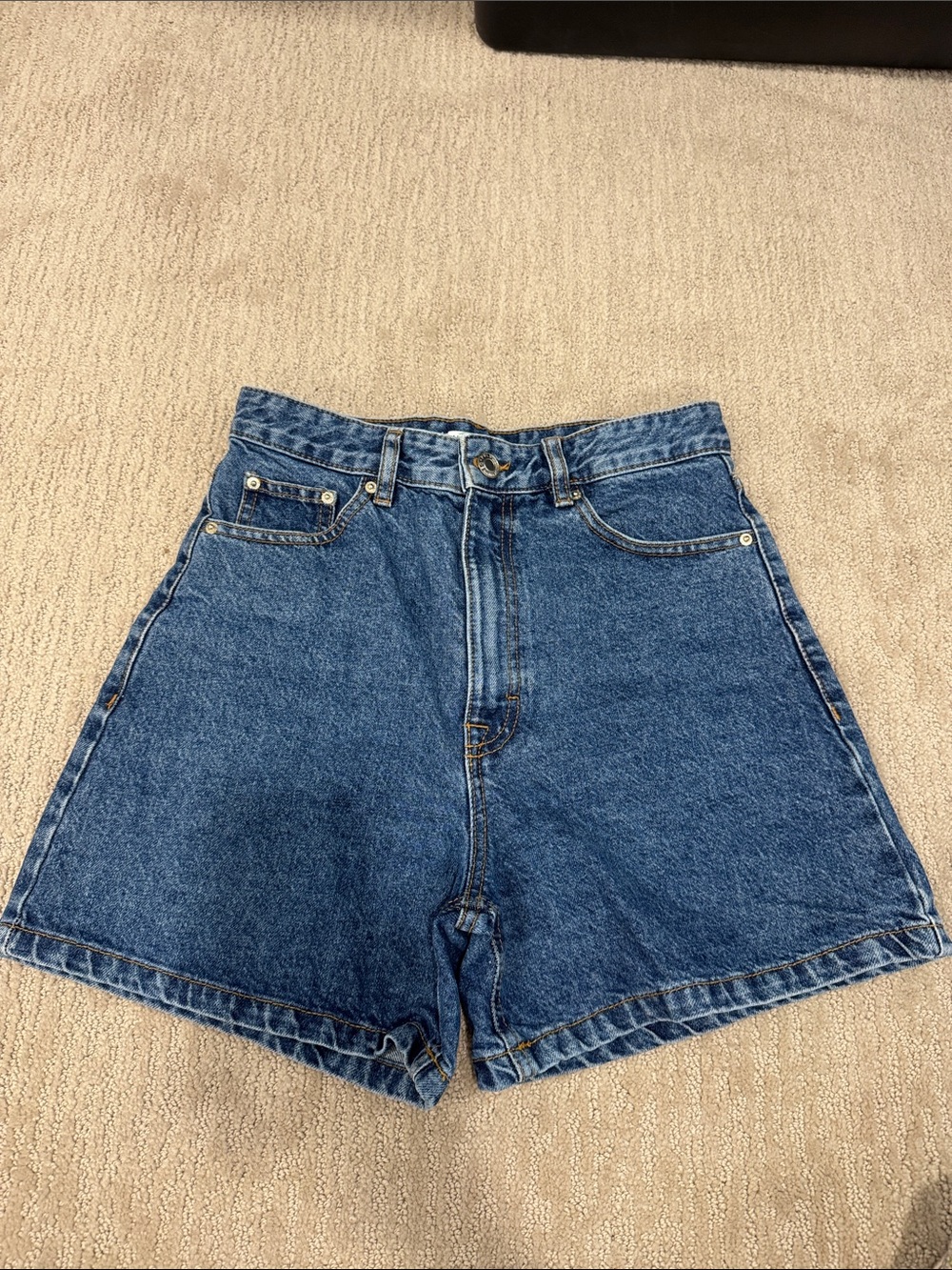 Pull&Bear Denim Jeans in Blue with Gold Stitching